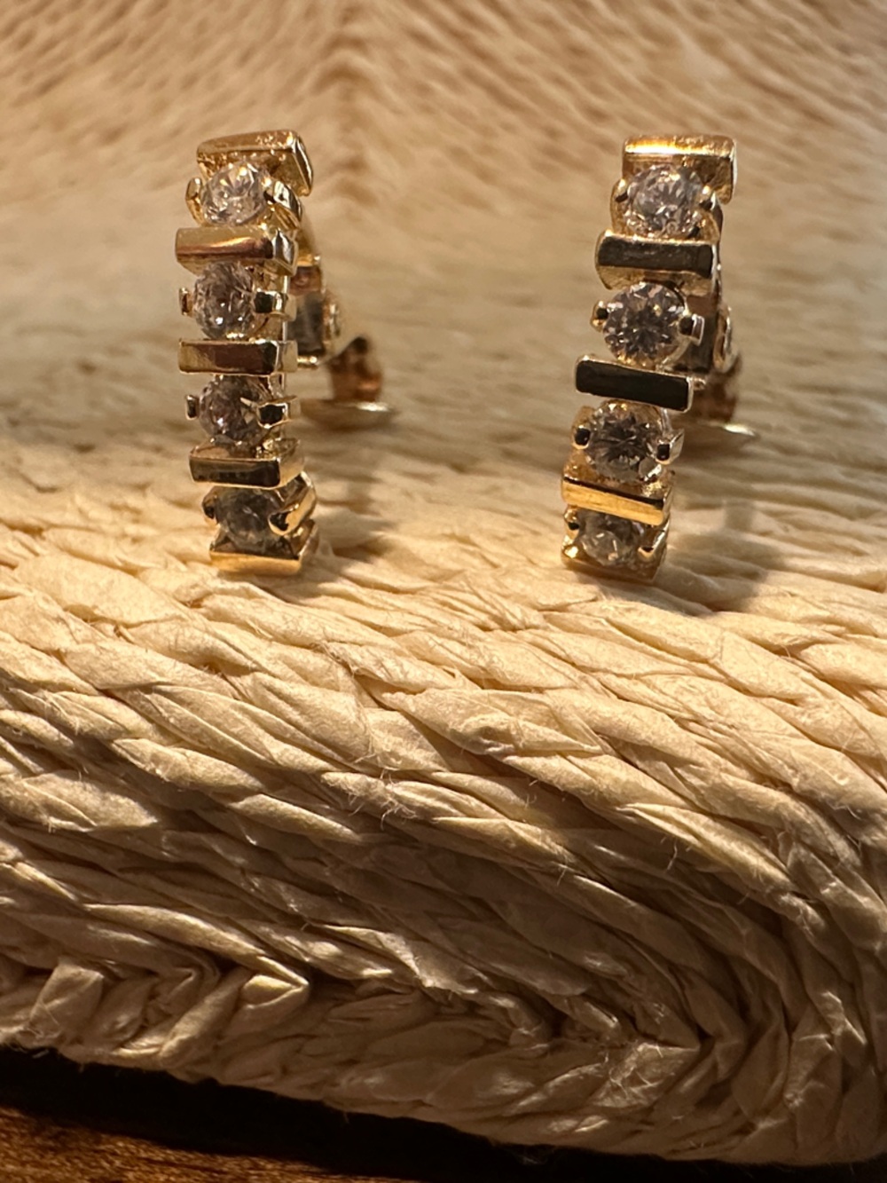 Gold-Tone Crystal clip-on Earrings - Sparkling Clear Stones